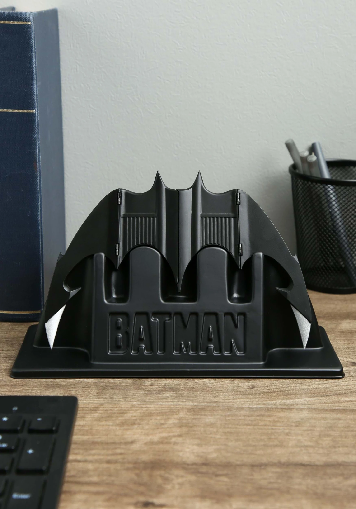 NECA Batman 1989 Batarang Replica Prop 1 NECA Batman 1989 Batarang Replica Prop