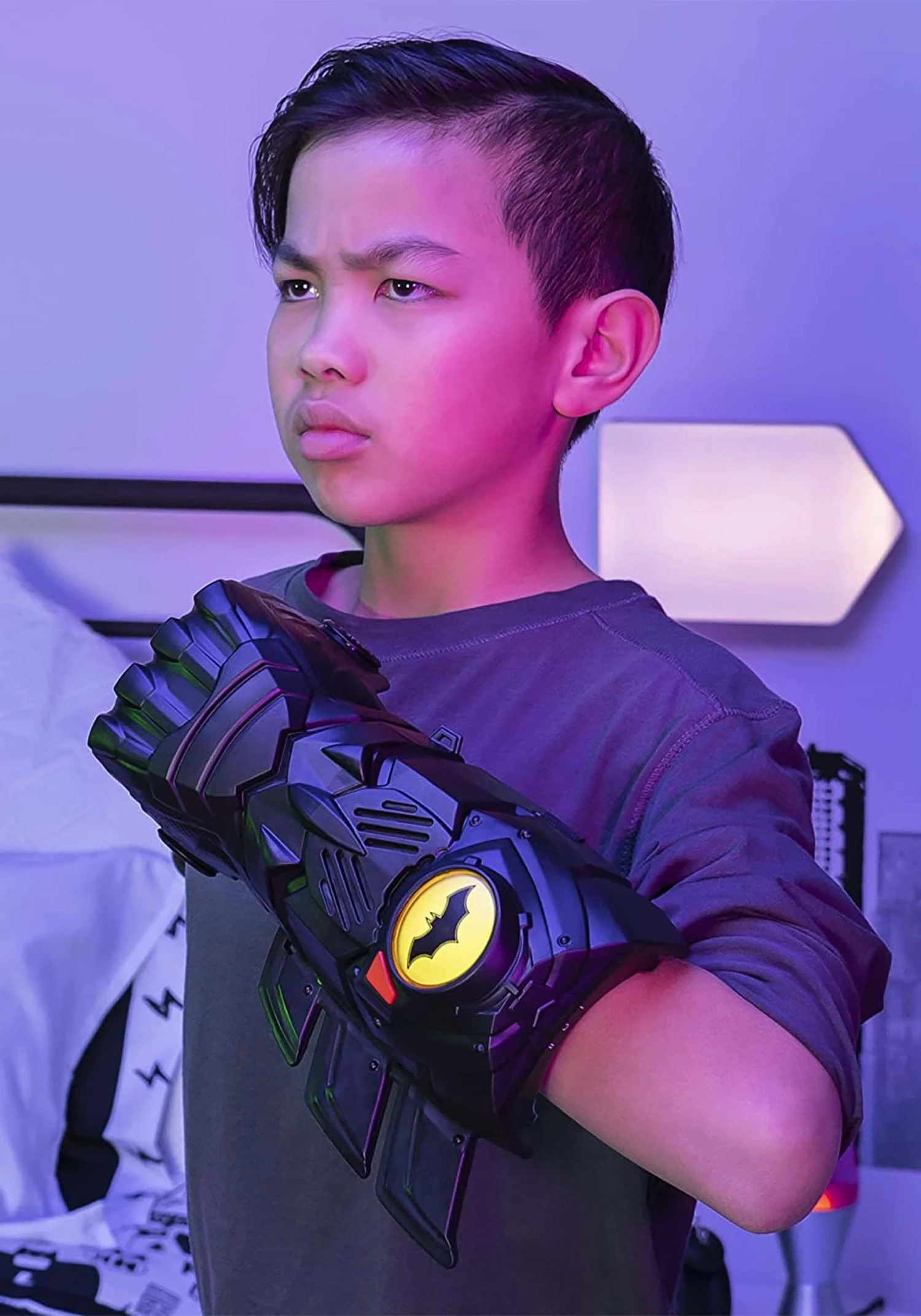 SpinMaster DC Comics Batman Bat Tech Gauntlet With Sounds Effects 4 SpinMaster DC Comics Batman Bat Tech Gauntlet With Sounds Effects - Image 4