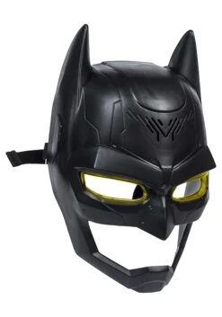 SpinMaster DC Comics Batman Voice Changing Mask With Sound Effects -Halloween Costumes Shop batman voice changing mask w sounds alt 2