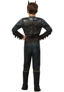 Boy's The Batman (2022) Deluxe Batman Costume 6 Boy's The Batman (2022) Deluxe Batman Costume -Halloween Costumes Shop the batman 2022 boys deluxe batman costume alt 2